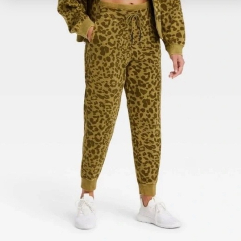 Joy Lab Army Green Leopard Print Jogger, Women's XS. Gym Workout Athleisure New